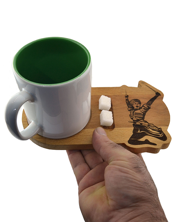 Деревянная подставка под стакан с изображением кавказского черкесского ’’Камалы’’ – сервировочная доска