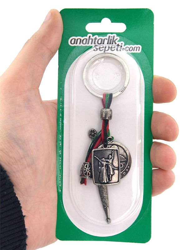 Cluster Keychain – Chechen Flag, Dagger, and Dancing Couple Figurine Keychain